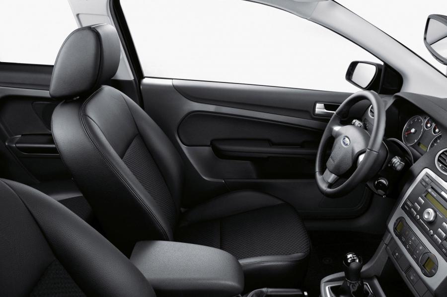  Ford Focus 2005 года  (фото 28 из 116)